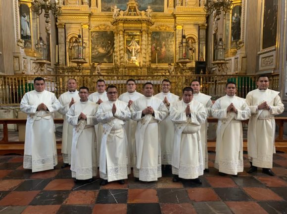 Se ordenan en Puebla 12 nuevos sacerdotes