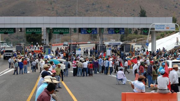 bloqueos-casetas-carreteras-multas-carcel-erv Darán hasta 7 años de cárcel a quien realice bloqueos en casetas