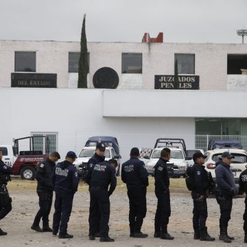 Capacitan a 100 cadetes egresados de la Academia de Policía para la vigilancia de reclusorios