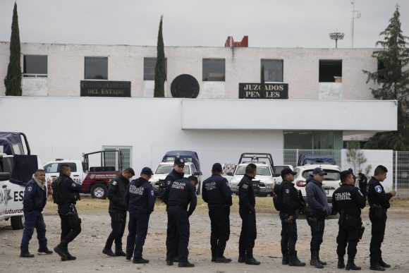 Capacitan a 100 cadetes egresados de la Academia de Policía para la vigilancia de reclusorios