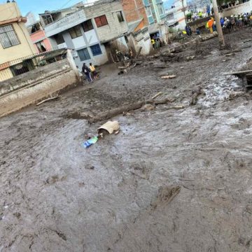 Ya son 24 muertos en Ecuador por deslave; declaran tres días de luto