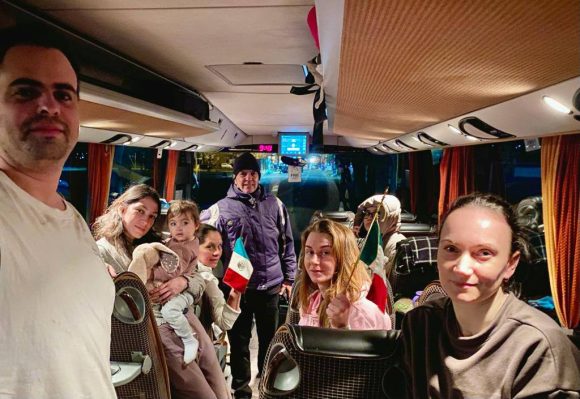 Toque de queda en Ucrania frena movilidad de mexicanos a Rumania