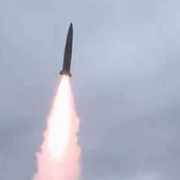 Corea del Norte dispara un misil balístico hacia el Mar de Japón