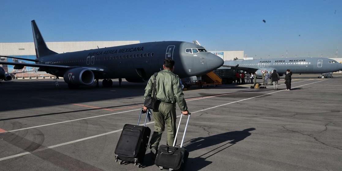 Avión mexicano de rescate sale hacia Rumania