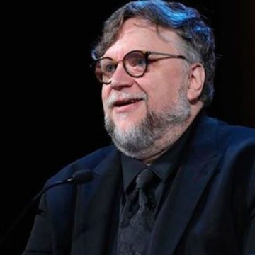 Guillermo del Toro alerta a Ebrard para evitar la salida de dos niñas a Israel