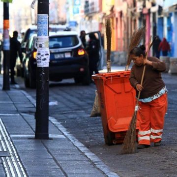 Limpian más de 4 mil 600 metros del Centro Histórico