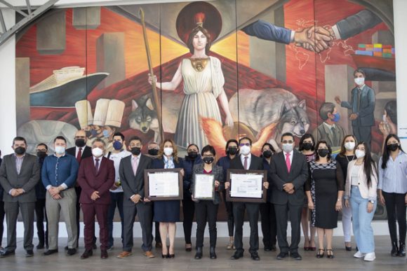 Celebra rectora Lilia Cedillo entrega de certificaciones ISO 9001-2015 a la Facultad de Administración