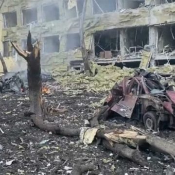 Califica la Casa Blanca de “atroz y bárbaro” bombardeo en hospital de Ucrania