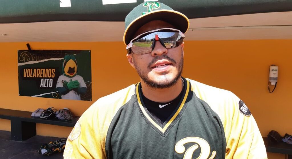 Jorge Flores reportó al campamento de los Pericos de Puebla