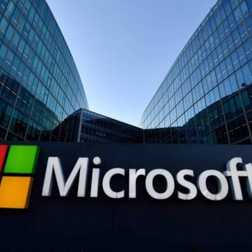 Ahora Microsoft suspende ventas y servicios en Rusia