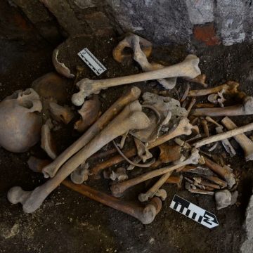 Hallan entierros humanos de invasión francesa en templo de Puebla