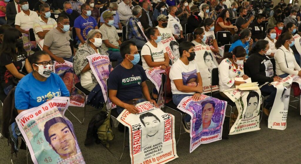 Dictan auto de formal prisión para los ocho militares implicados en el caso Ayotzinapa