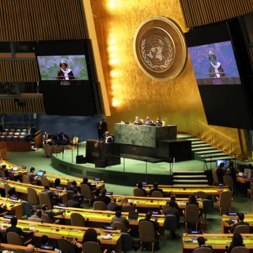 Asamblea de la ONU aprueba resolución de condena por invasión rusa
