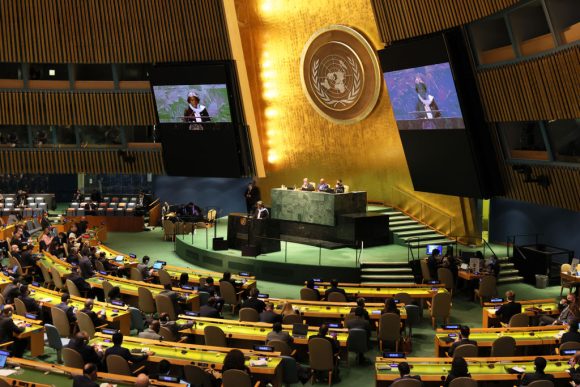 Asamblea de la ONU aprueba resolución de condena por invasión rusa
