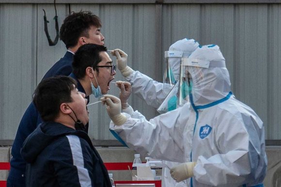 China registra 5 mil nuevos casos de Covid