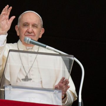 Papa Francisco pide buscar seriamente la paz