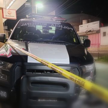 Acribillan a dos policías de Tepeaca, les roban patrulla y armas