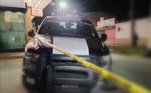 patrulla Acribillan a dos policías de Tepeaca, les roban patrulla y armas