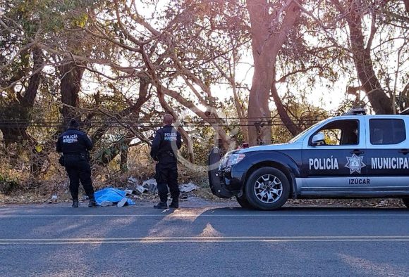 Joven es asesinado por sus amigos y arrojado en la carretera a Izúcar