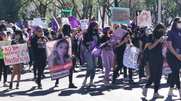 Poblanas claman justicia, seguridad y respeto el 8M