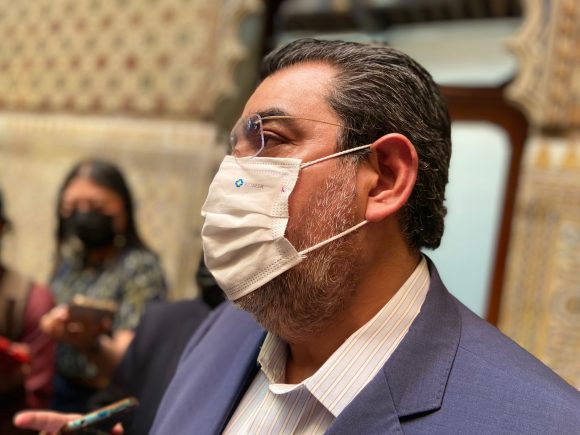 Analiza Congreso llamar a alcaldes para regular instalación de espectaculares