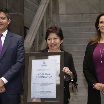 Galardona Ayuntamiento de Puebla a la rectora de la BUAP, Lilia Cedillo
