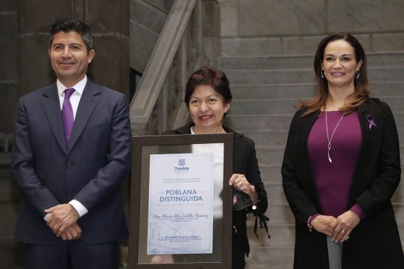 Galardona Ayuntamiento de Puebla a la rectora de la BUAP, Lilia Cedillo