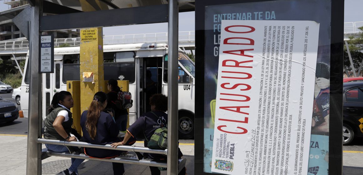 Concesión de publicidad en paraderos debe ser autorizada por el Congreso