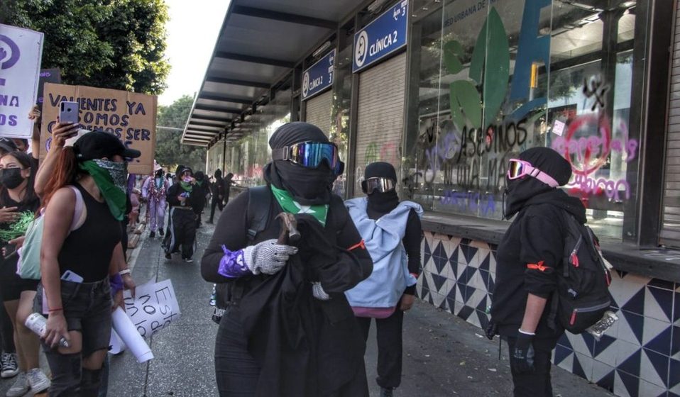 Marcha 8M desplomó en 50% ventas de comercios del centro histórico de Puebla