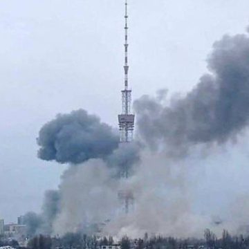 Ataque ruso contra torre de televisión de Kiev deja cinco muertos