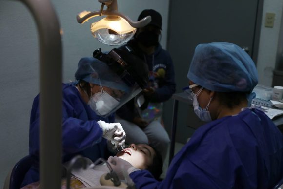 Entre 80 y 90 por ciento de la población en México tiene caries