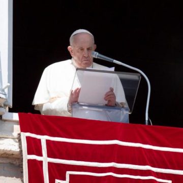 Papa Francisco pide compromiso para el cese de la “guerra repugnante”