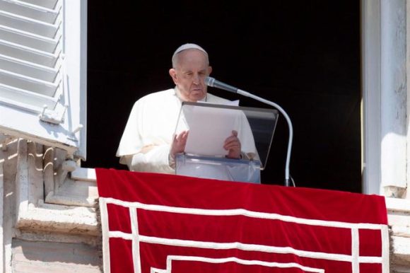 Papa Francisco pide compromiso para el cese de la “guerra repugnante”