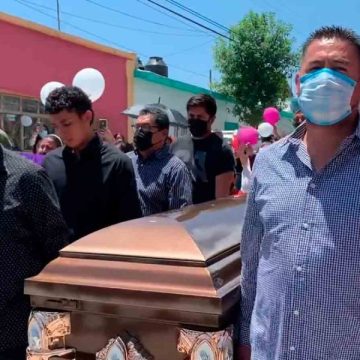 Familiares y amigos dan último adiós a Debanhi Escobar; exigen justicia