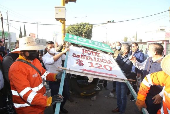 Comenzará el retiro de anuncios espectaculares irregulares en la capital