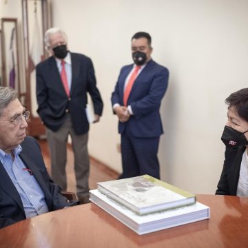 Presenta Cuauhtémoc Cárdenas su libro Por una democracia progresista en la Fenali 2022