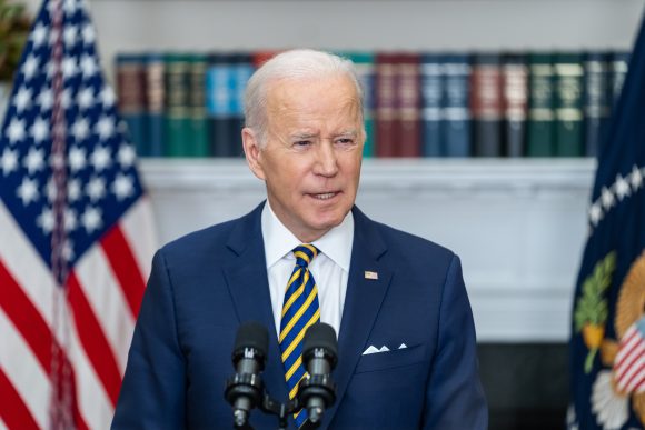 Fiscales piden a Biden declarar “terroristas” a cárteles mexicanos