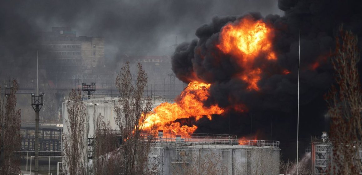 Rusia ataca con misiles y destruye dos refinerías en Ucrania