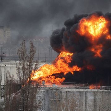 Rusia ataca con misiles y destruye dos refinerías en Ucrania
