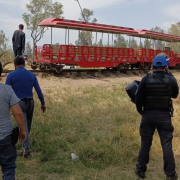 Volcadura de trenecito en el Bosque de Aragón deja 11 heridos