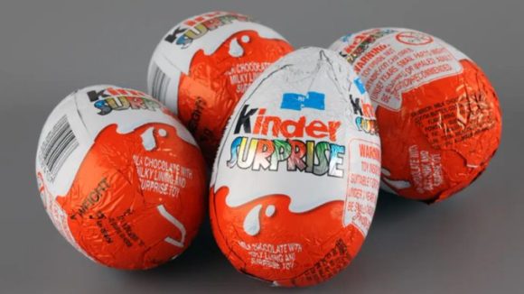 Retiran huevos Kinder Sorpresa por brote de salmonelosis