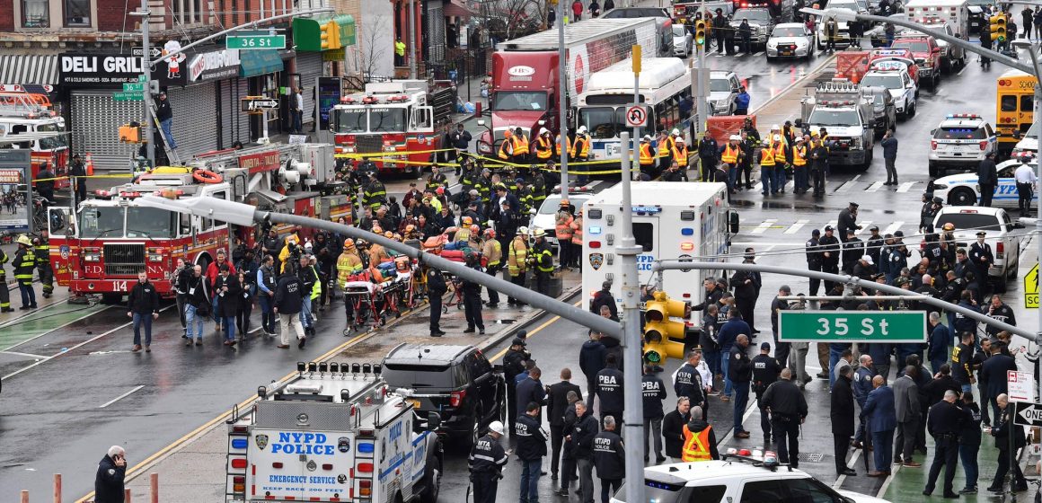 Autoridades confirman 16 heridos tras ataque en metro de Nueva York
