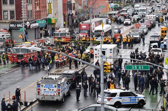Autoridades confirman 16 heridos tras ataque en metro de Nueva York