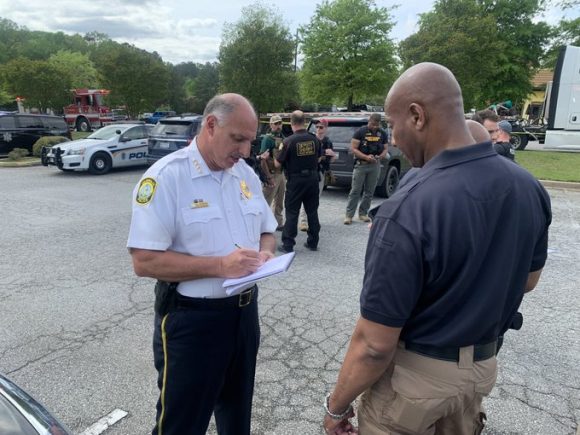 Tres detenidos tras tiroteo en centro comercial de Carolina del Sur