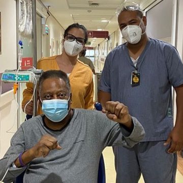 Pelé, otra vez, al hospital por cáncer de colon