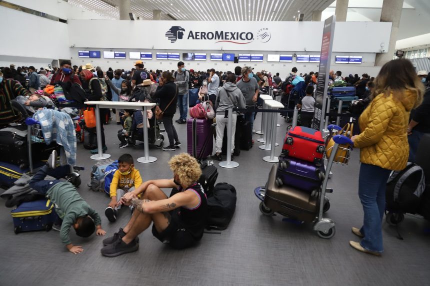 Vuelos demorados, cancelados o sobreventa: Profeco te dice cómo proteger tus derechos