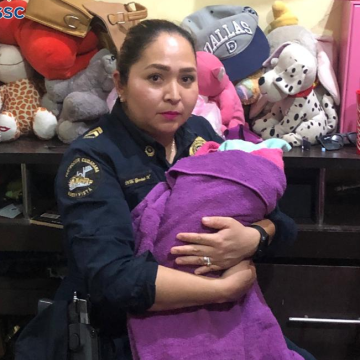 Ayudan Policías a mujer en el nacimiento de su bebé en CDMX