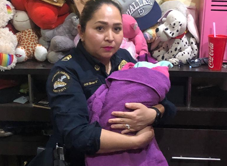 Ayudan Policías a mujer en el nacimiento de su bebé en CDMX