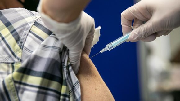 Se vacuna más de 90 veces para falsificar certificados de vacuna contra Covid