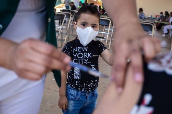 VACUNAS NIÓS Todos los niños de 5 a 14 años serán vacunados; México urge a Covax apurar entregas